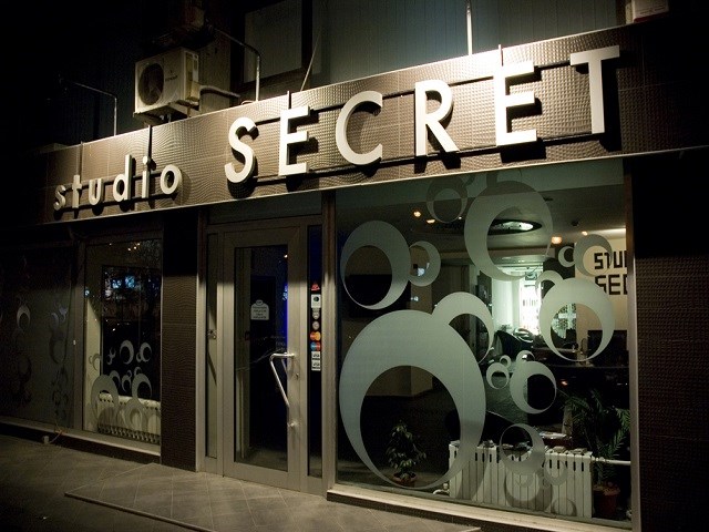 2062_040314105043666_640x480