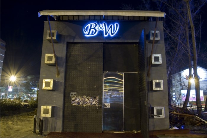 2063_270214140239805_820x547