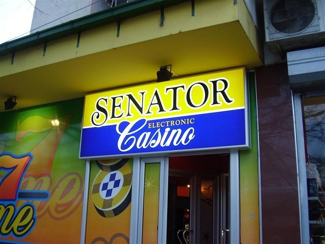 2100_040314140417002_640x480